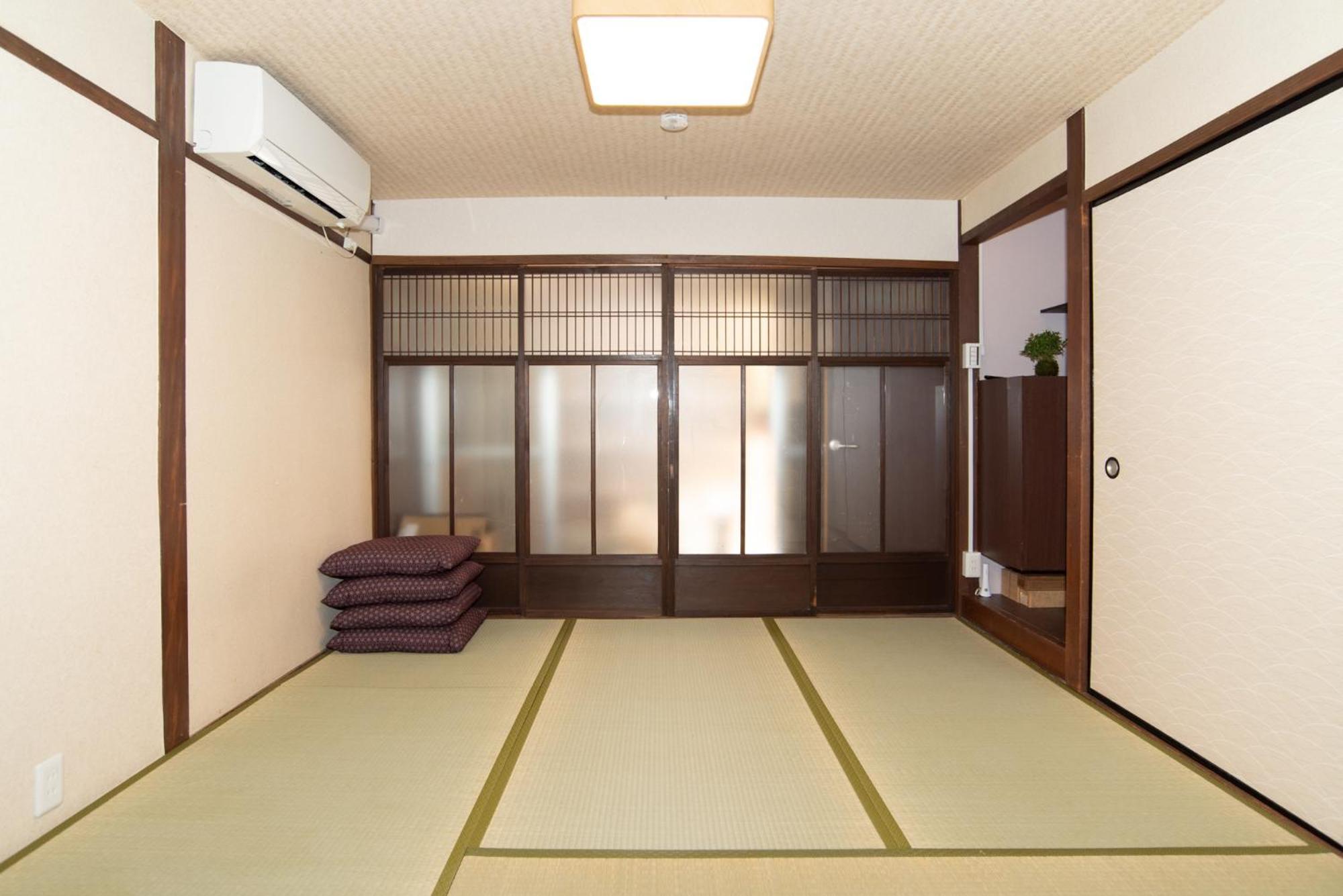 Base Apartment *